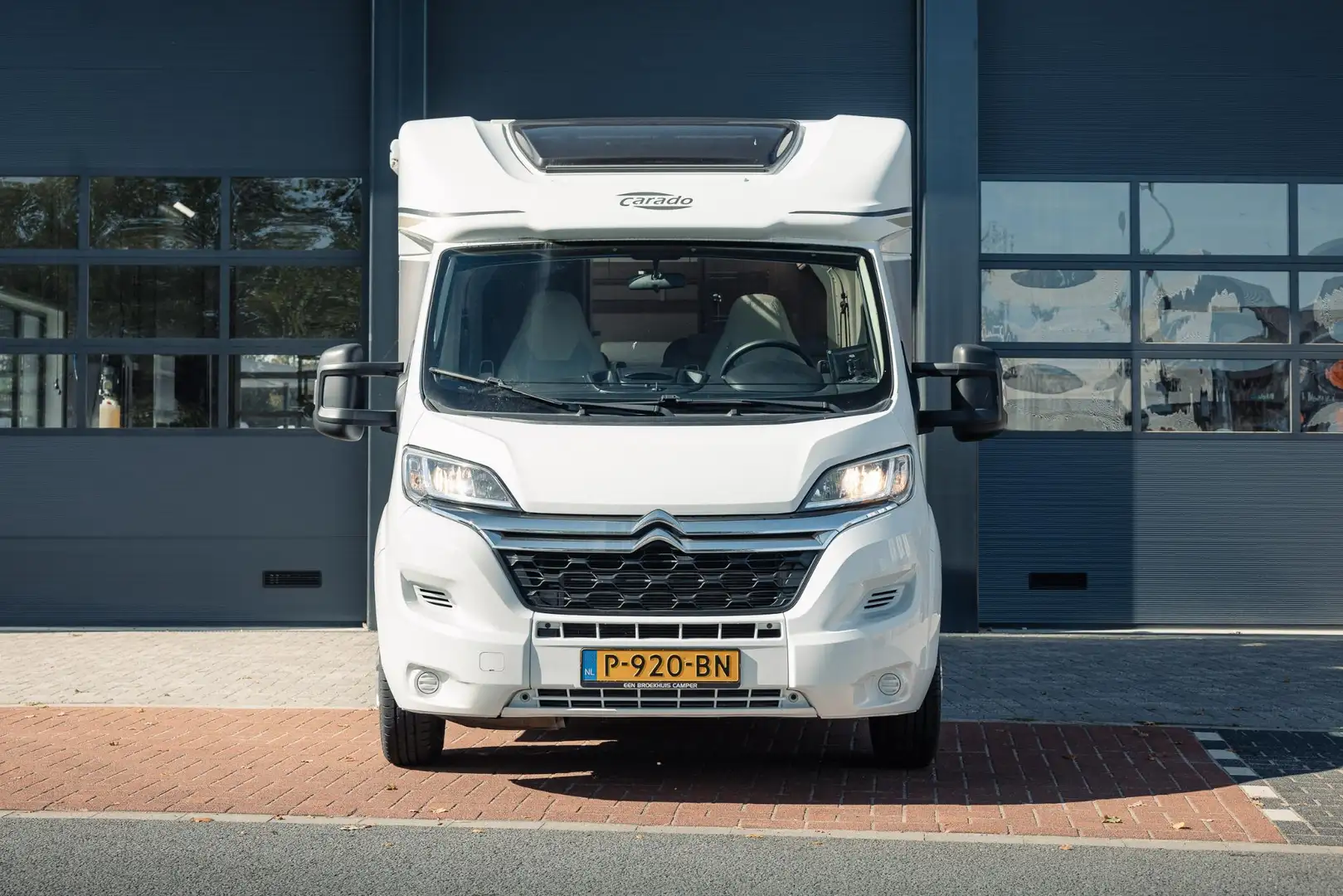 Carado T447 met hefbed Wit - 2