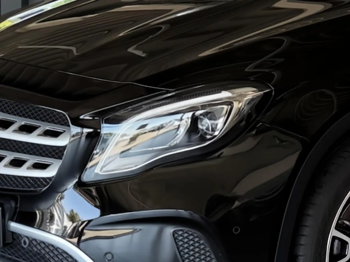 Mercedes-Benz GLA 220 4M +Memory+KAMERA+NAVI+SHZ+AUT+Totwinkel Černá - 2