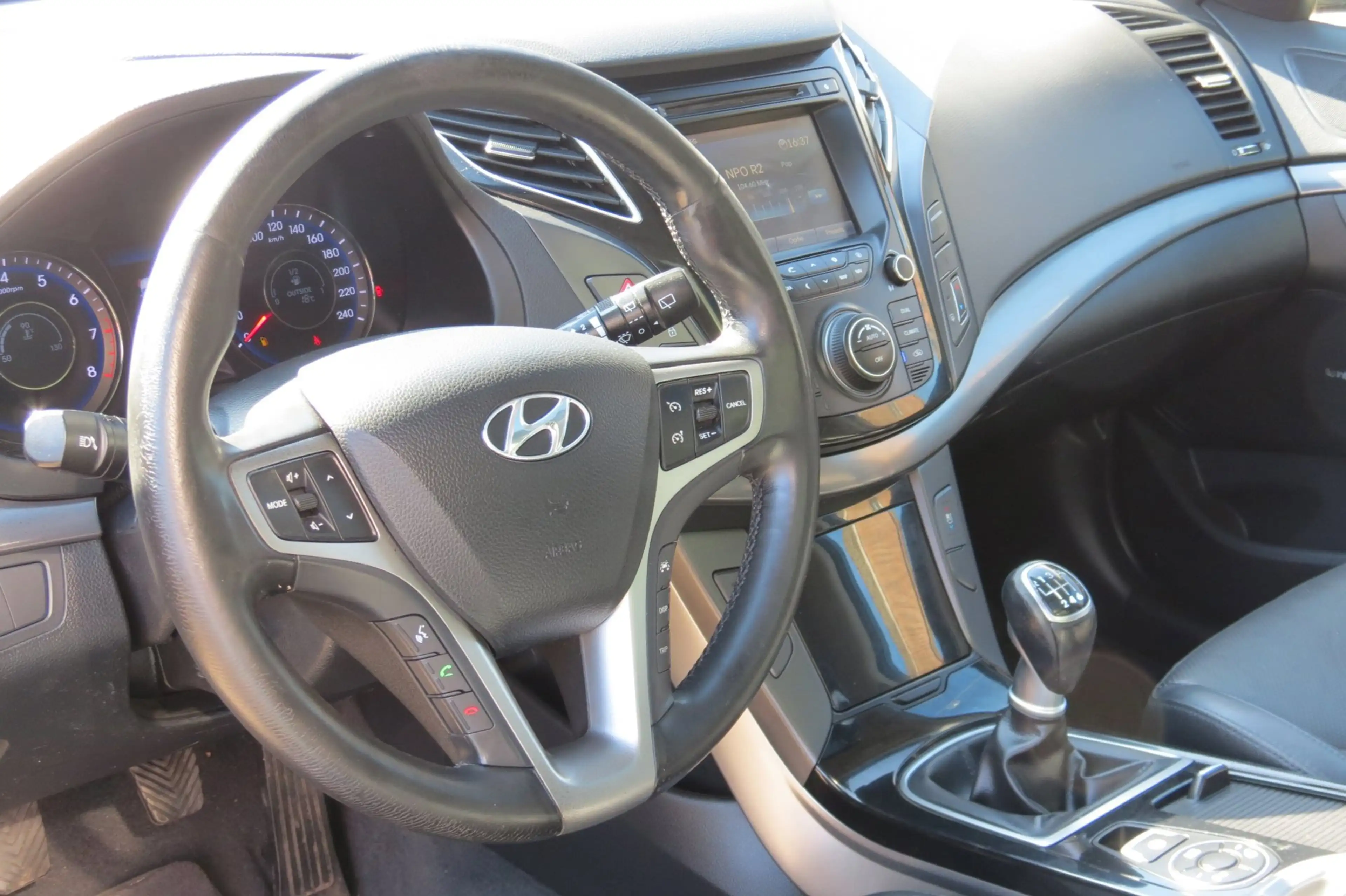 Hyundai i40 Wagon 2.0 GDI i-Catcher , FULL OPTIONS !!! — photo 9