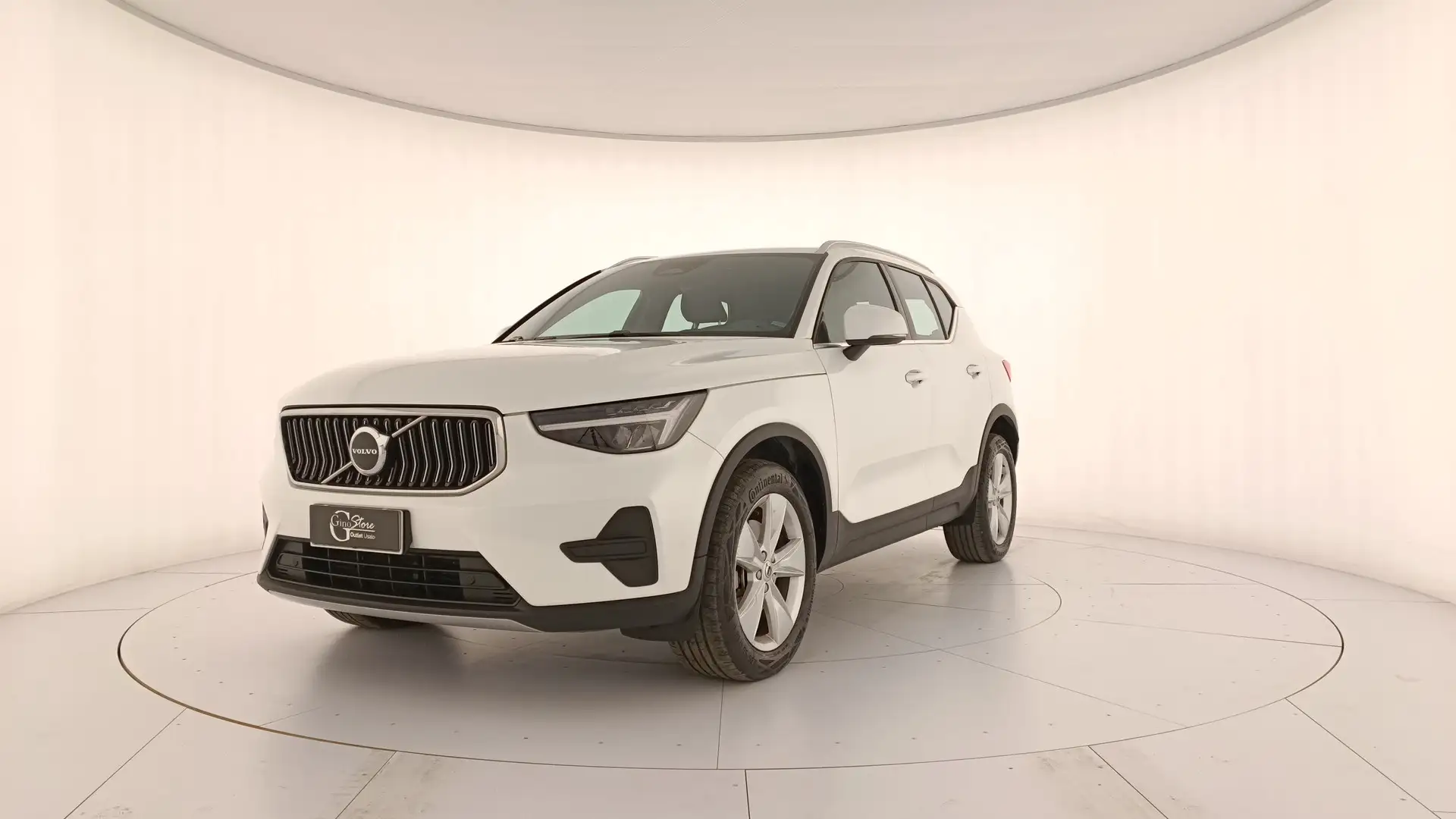 Volvo XC40 2.0 b3 Core auto Weiß - 1