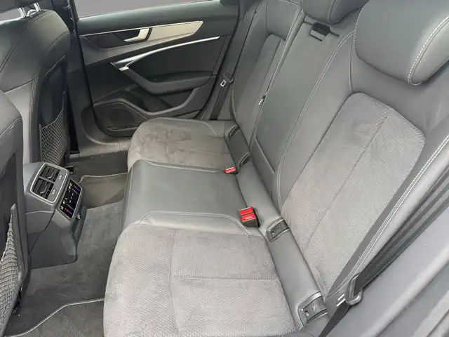 Audi A6 view 12