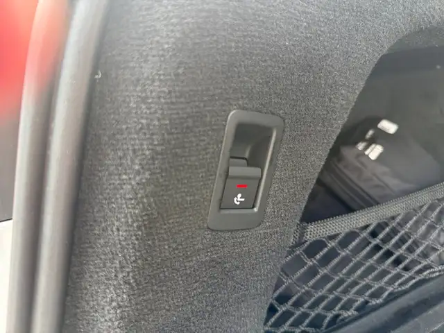 Audi A6 view 14