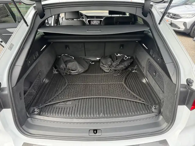 Audi A6 view 15