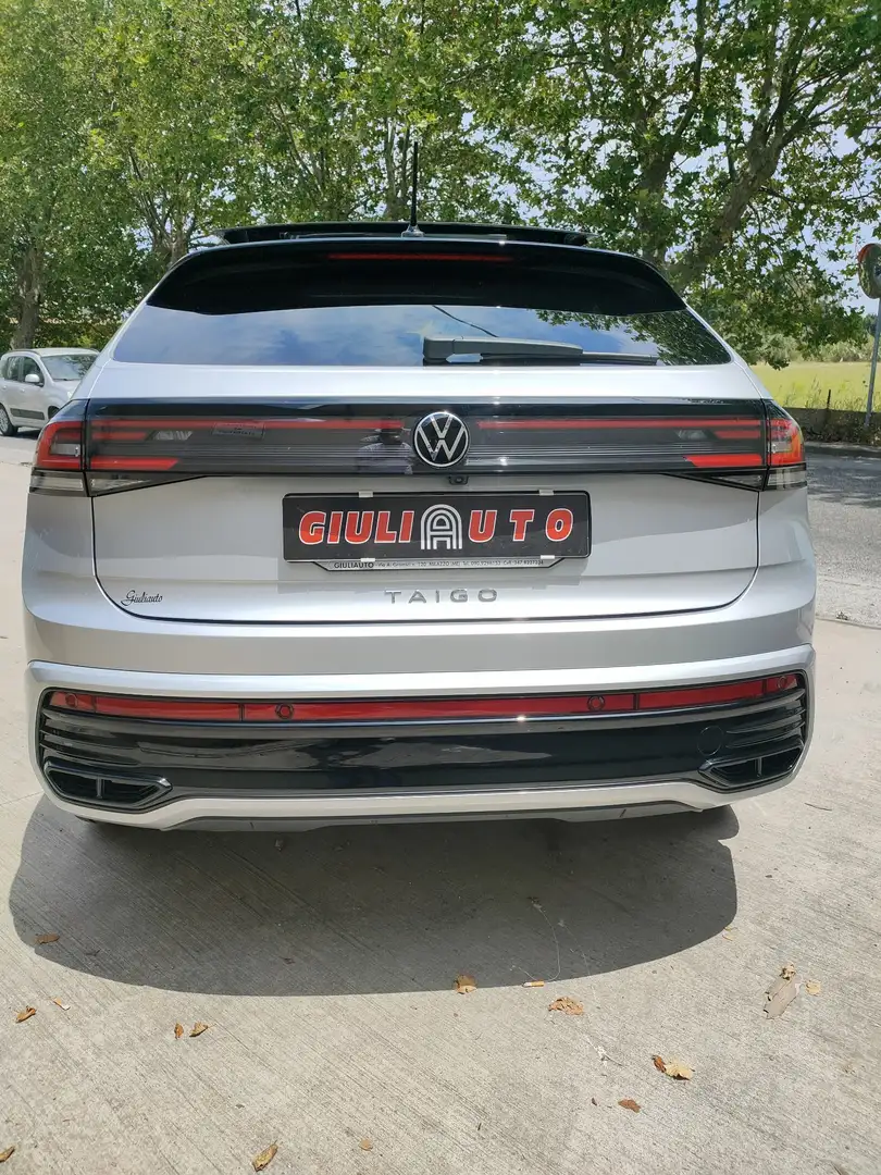 Volkswagen Taigo 1.0 tsi R-Line 110cv Argento - 2