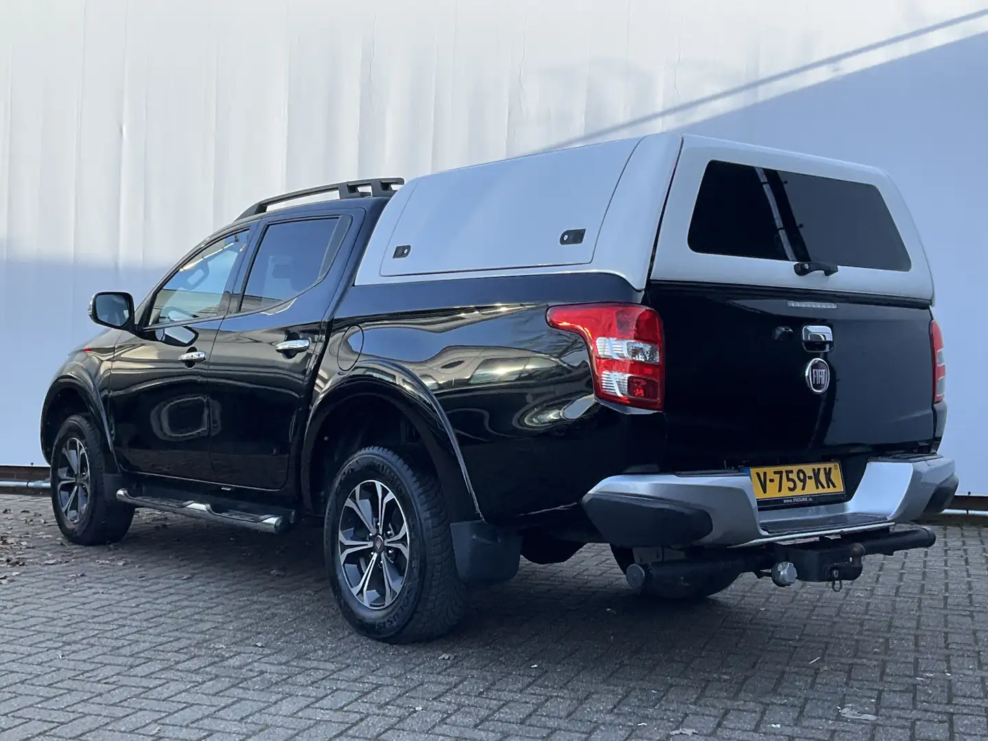 Mitsubishi L200 5-Pers 2.4D LX Double Cab Trekhaak 3500kg Leer Nav Negro - 2