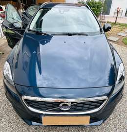 V40 Cross Country D2 Momentum