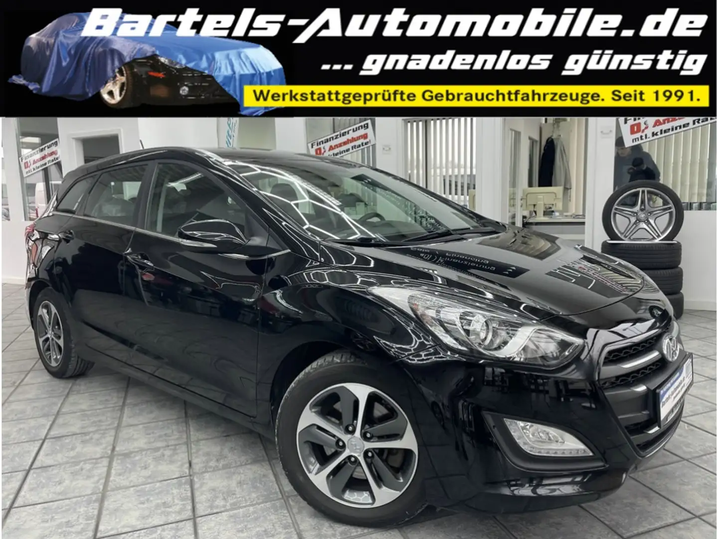Hyundai i30 cw 1.6 blue-CRDi Trend, 1.Hand, Navi, Kamera Czarny - 1