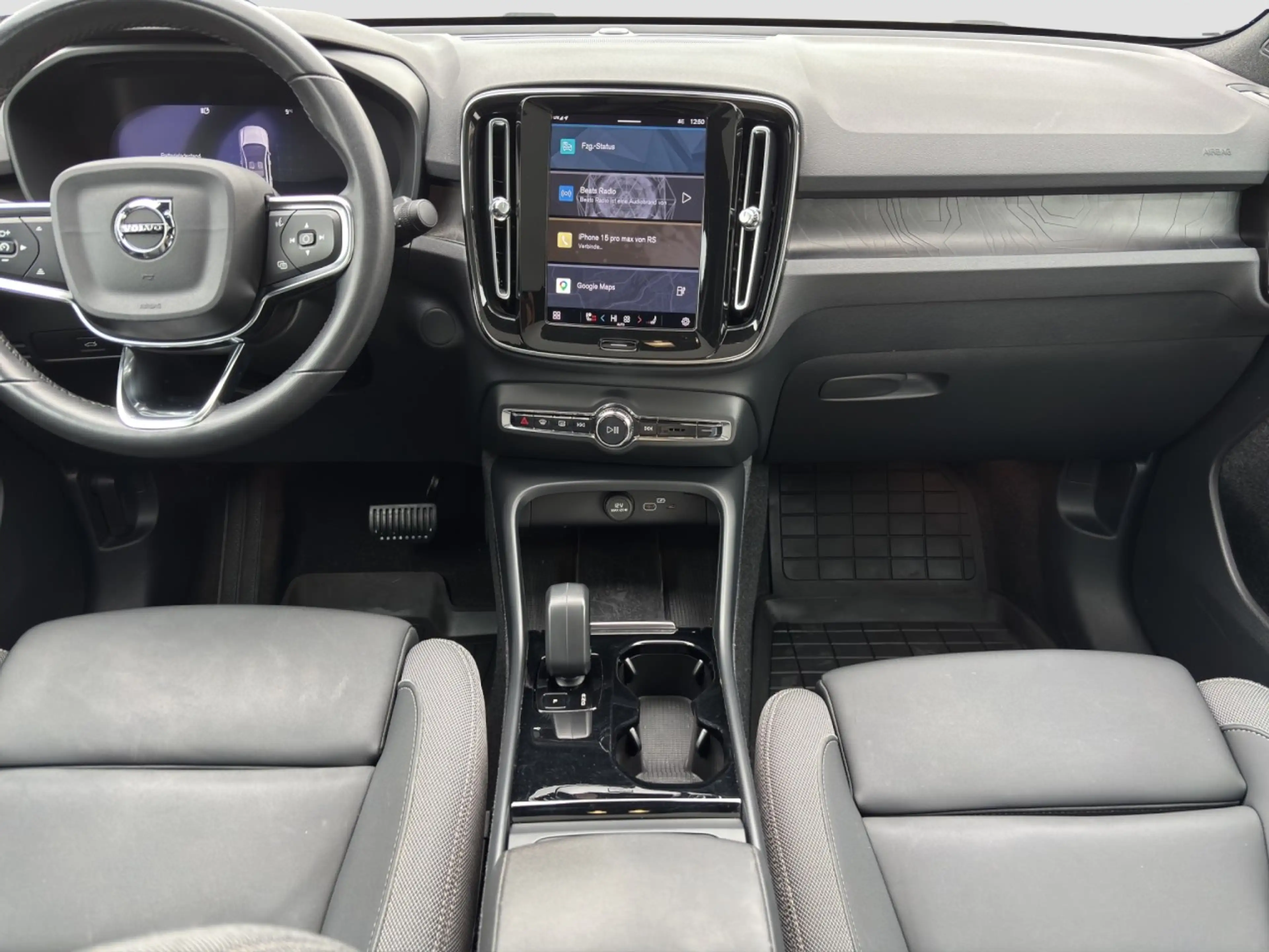 Volvo C40 Recharge Pure Electric Plus/20Z/LHZ/GJR/Pano — photo 10