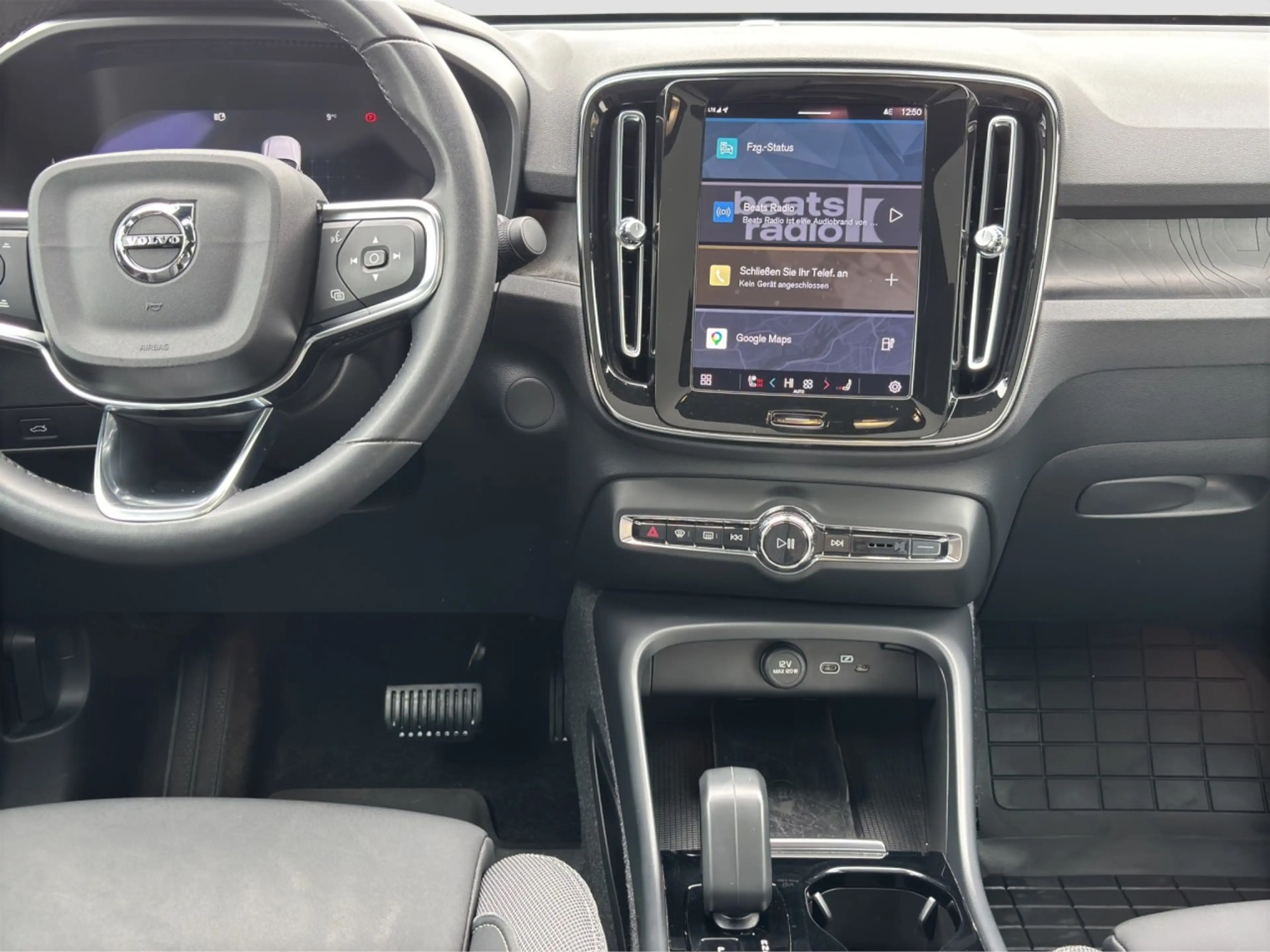 Volvo C40 Recharge Pure Electric Plus/20Z/LHZ/GJR/Pano — photo 11