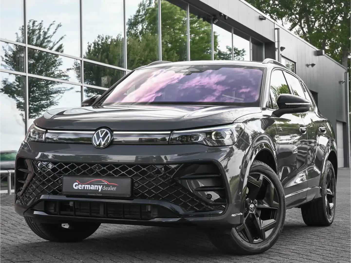 Volkswagen Tiguan 1.5 eHybrid 272pk R-Line Edition Pano Adapt. Cruis Gris - 1