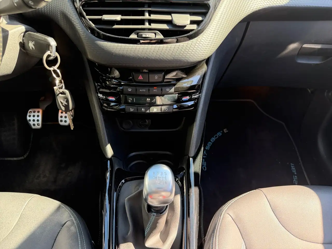 Peugeot 2008 2008 — photo 12