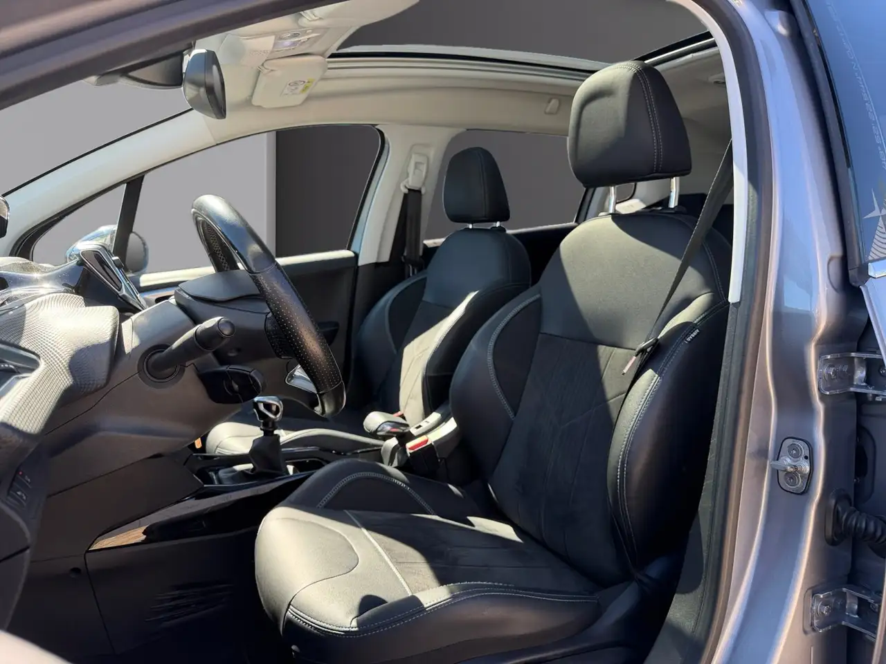 Peugeot 2008 2008 — photo 9
