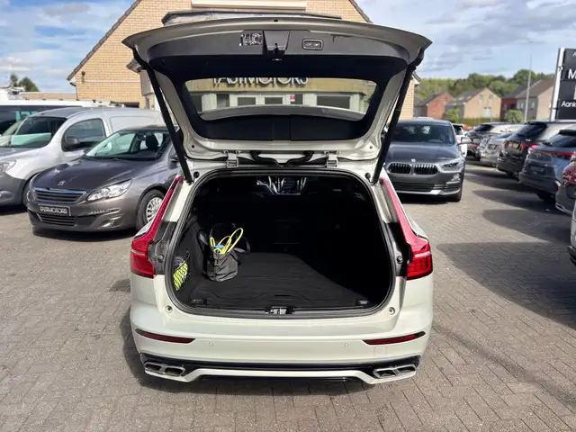 Volvo V60 view 19