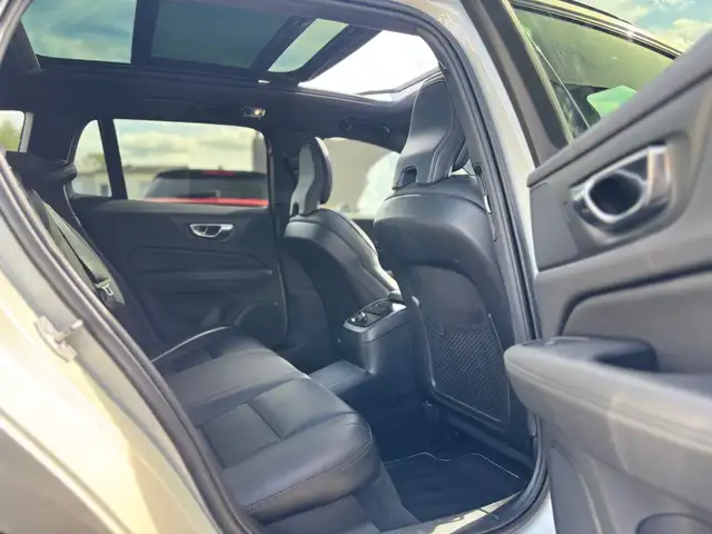 Volvo V60 view 15