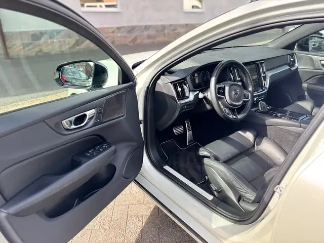 Volvo V60 view 7