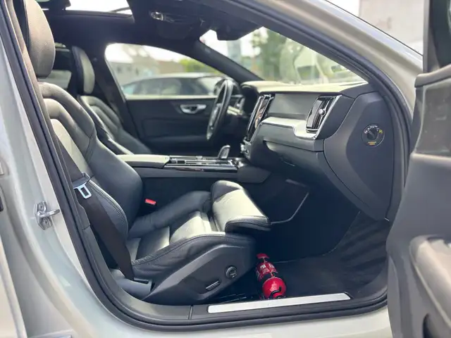 Volvo V60 view 13