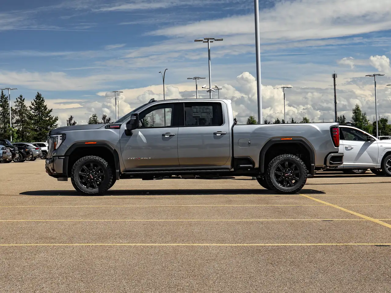 GMC Sierra 3500HD photo GMC Sierra 3500HD