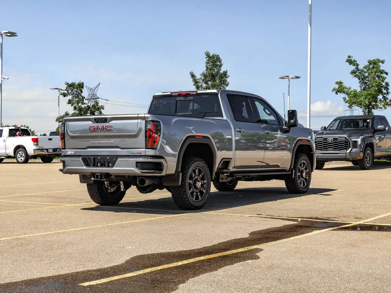 GMC Sierra 3500HD photo GMC Sierra 3500HD