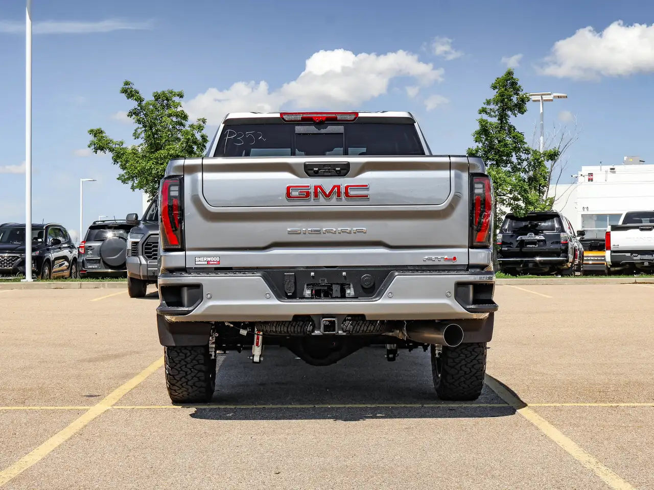 GMC Sierra 3500HD photo GMC Sierra 3500HD