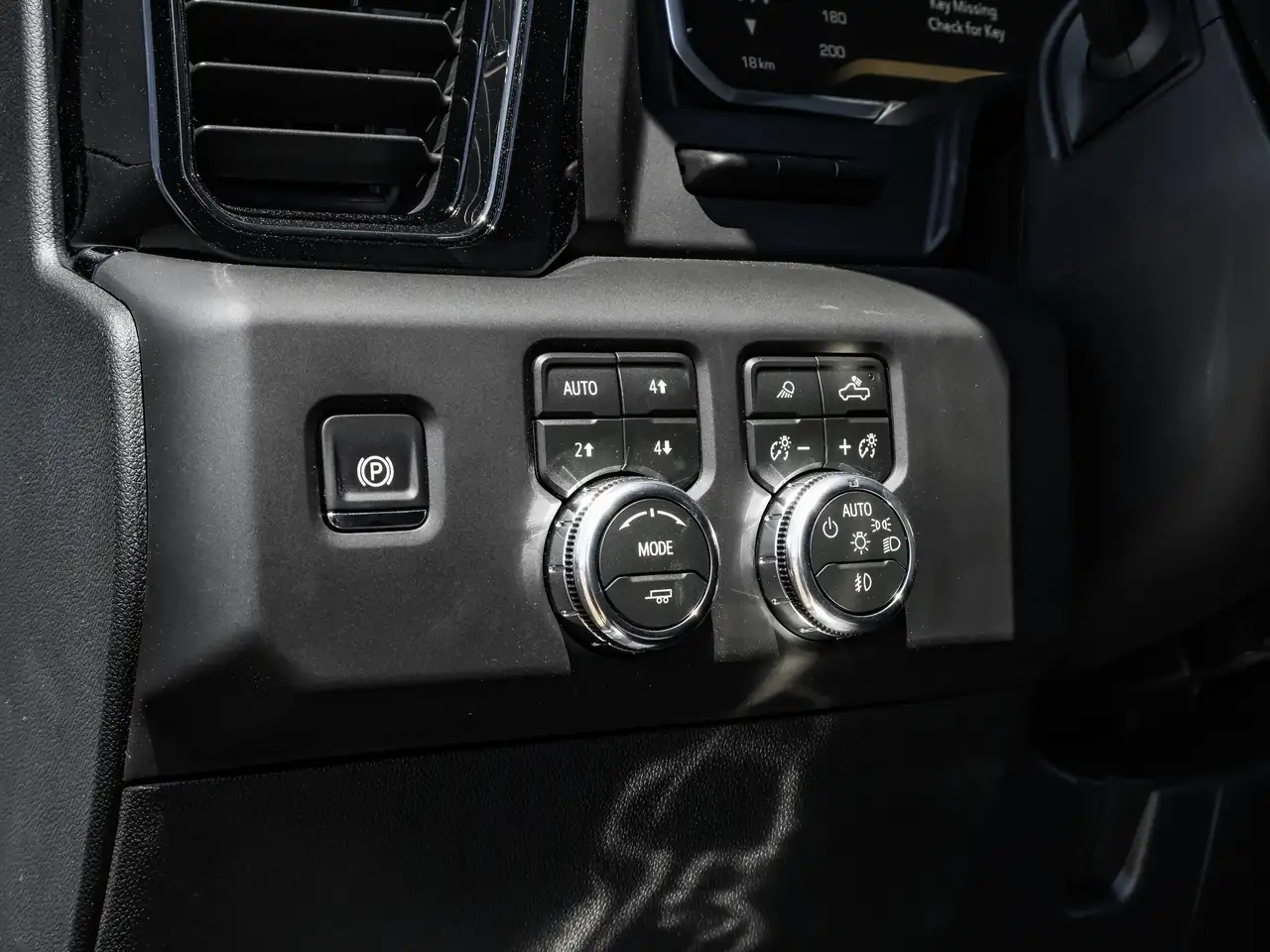GMC Sierra 3500HD photo GMC Sierra 3500HD