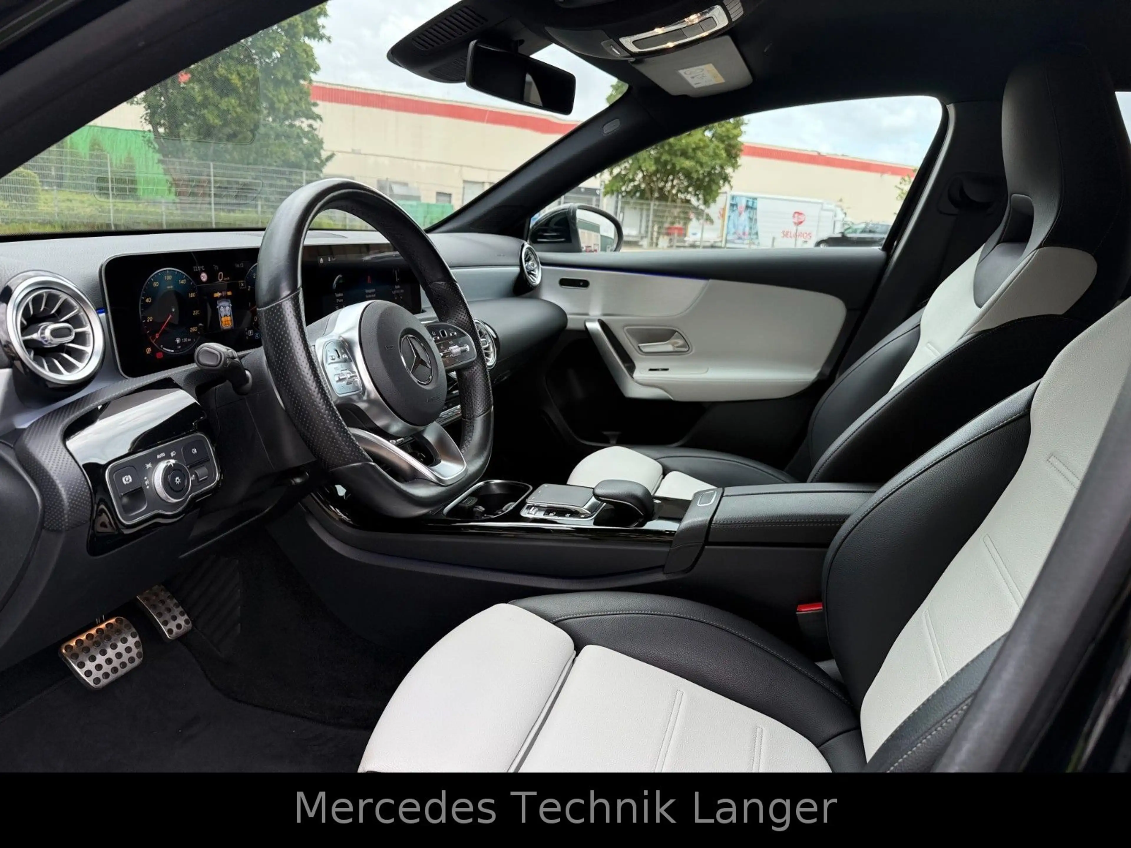 Mercedes-Benz A 220 / AMG LINE/SERVICE NEU — photo 10