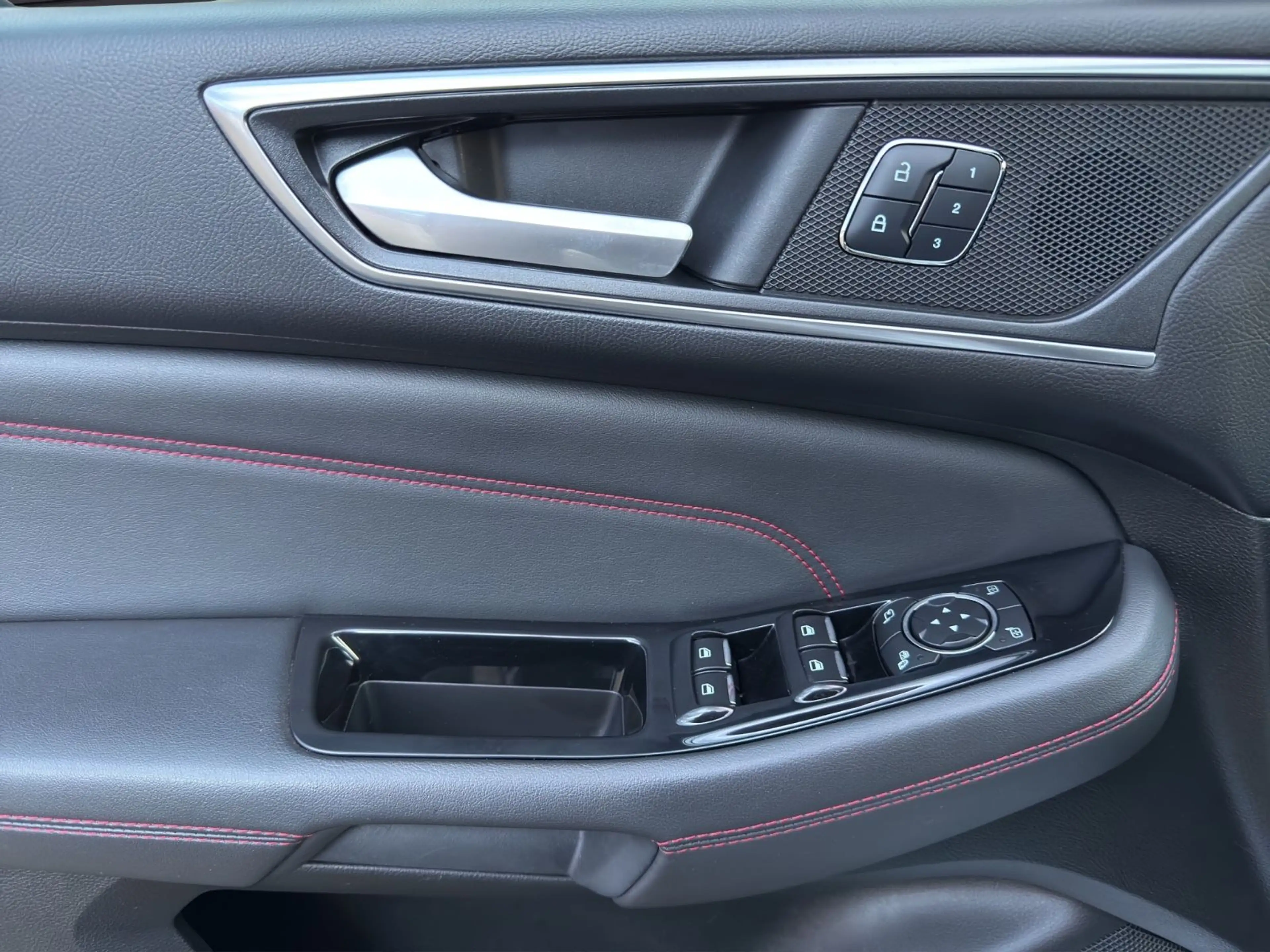 Ford S-Max 2.0 ST-Line 7-Sitze MEGA AUSSTATTUNG — photo 9