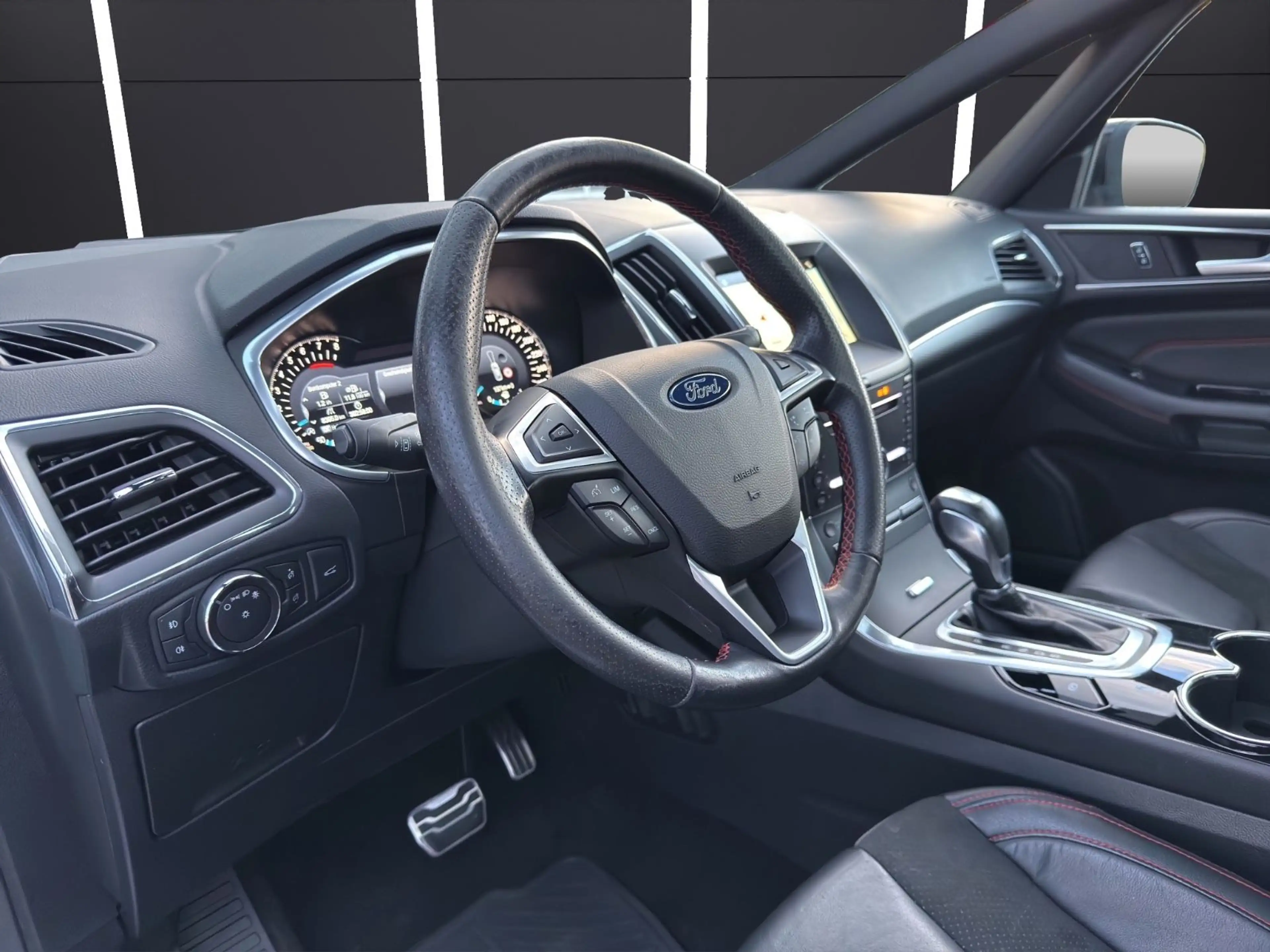 Ford S-Max 2.0 ST-Line 7-Sitze MEGA AUSSTATTUNG — photo 12