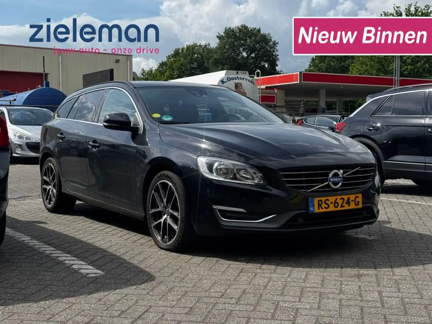 Volvo V60 2.0 D4 Momentrum Automaat - Navi, leer, Cruise, Tr Černá - 2