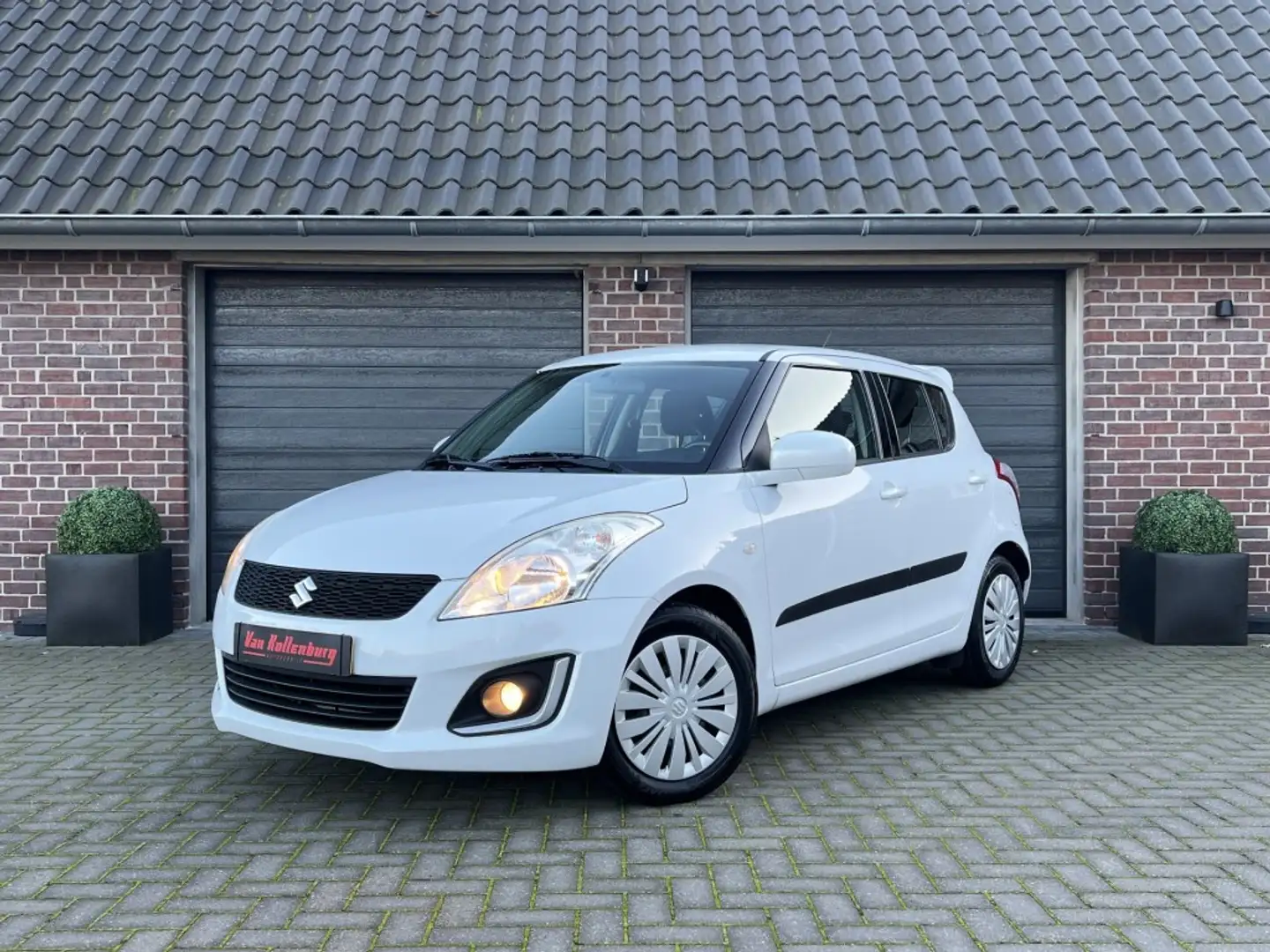 Suzuki Swift 1.2 Comfort Eass Airco Stoelverwarming 95Dkm Topst Blanc - 1