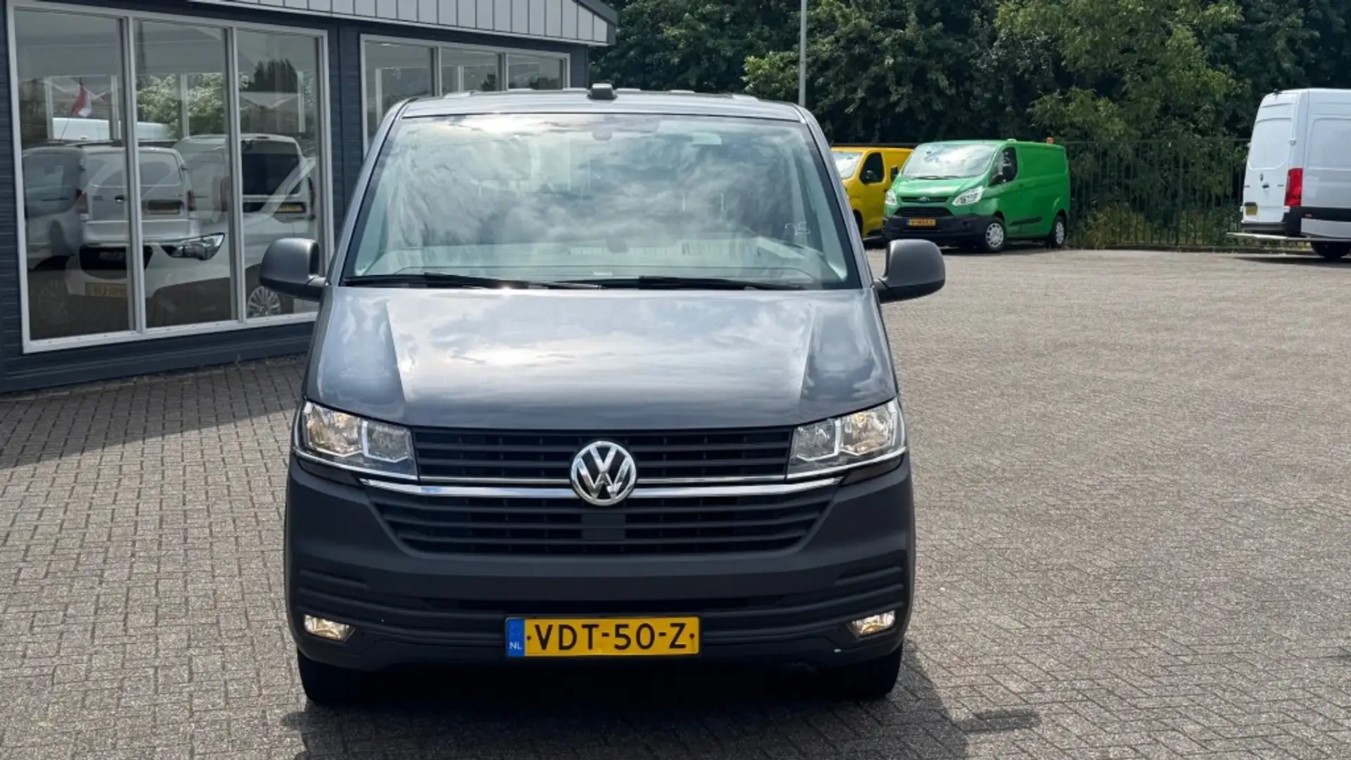 Volkswagen Transporter 2.0 TDI 81KW 110PK EURO 6 AIRCO/ CRUISE CONTROL/ T Grigio - 2
