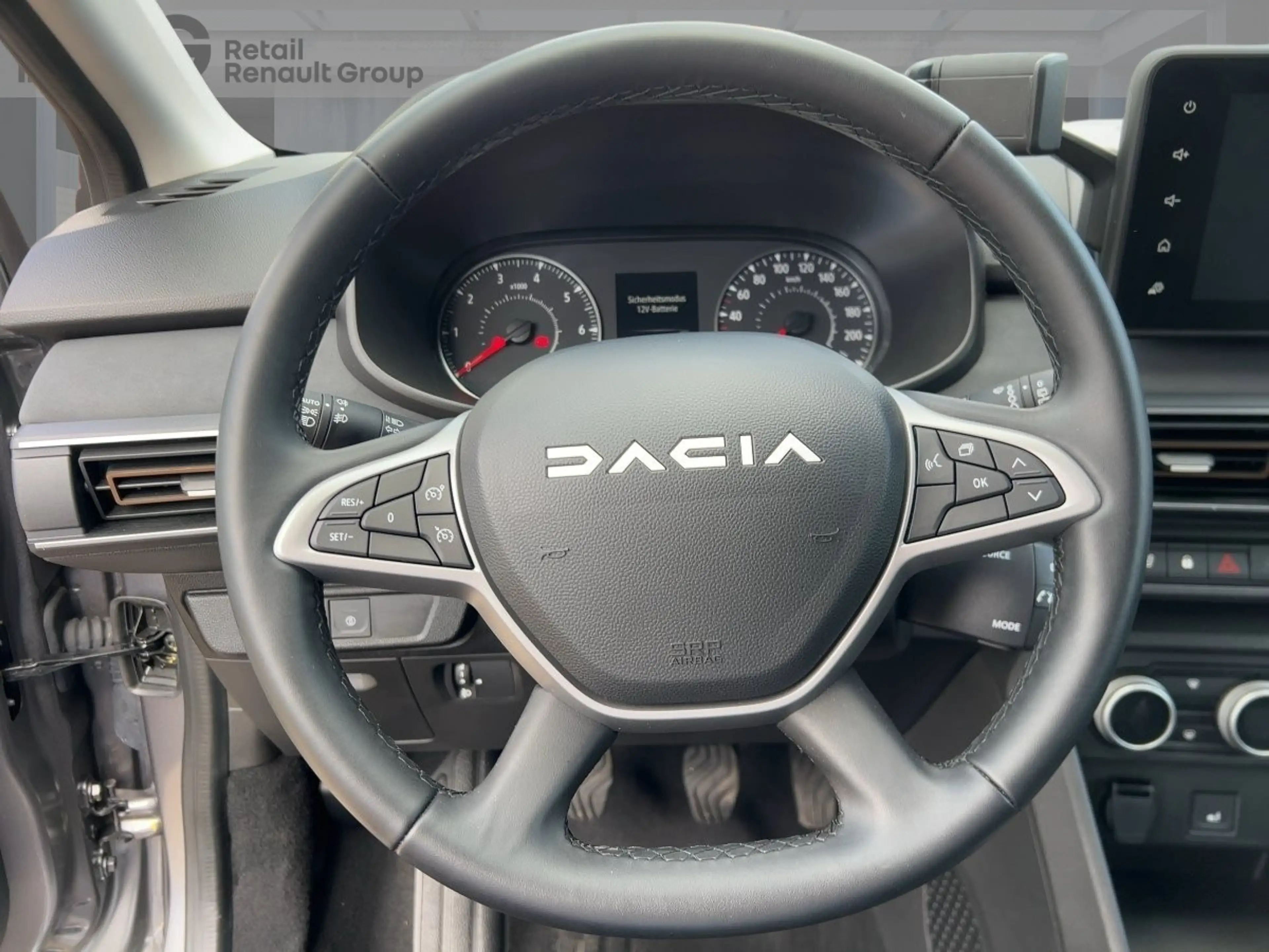 Dacia Jogger Extreme+ TCe 110 7-Sitzer SHZ PDC KLIMA BT — photo 11