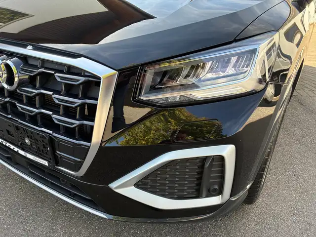 Audi Q2 view 6