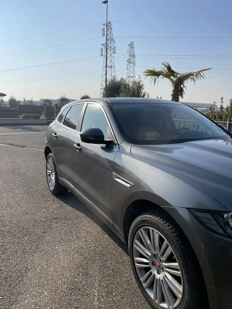 Jaguar F-Pace 2.0d Prestige awd 180cv auto - 2