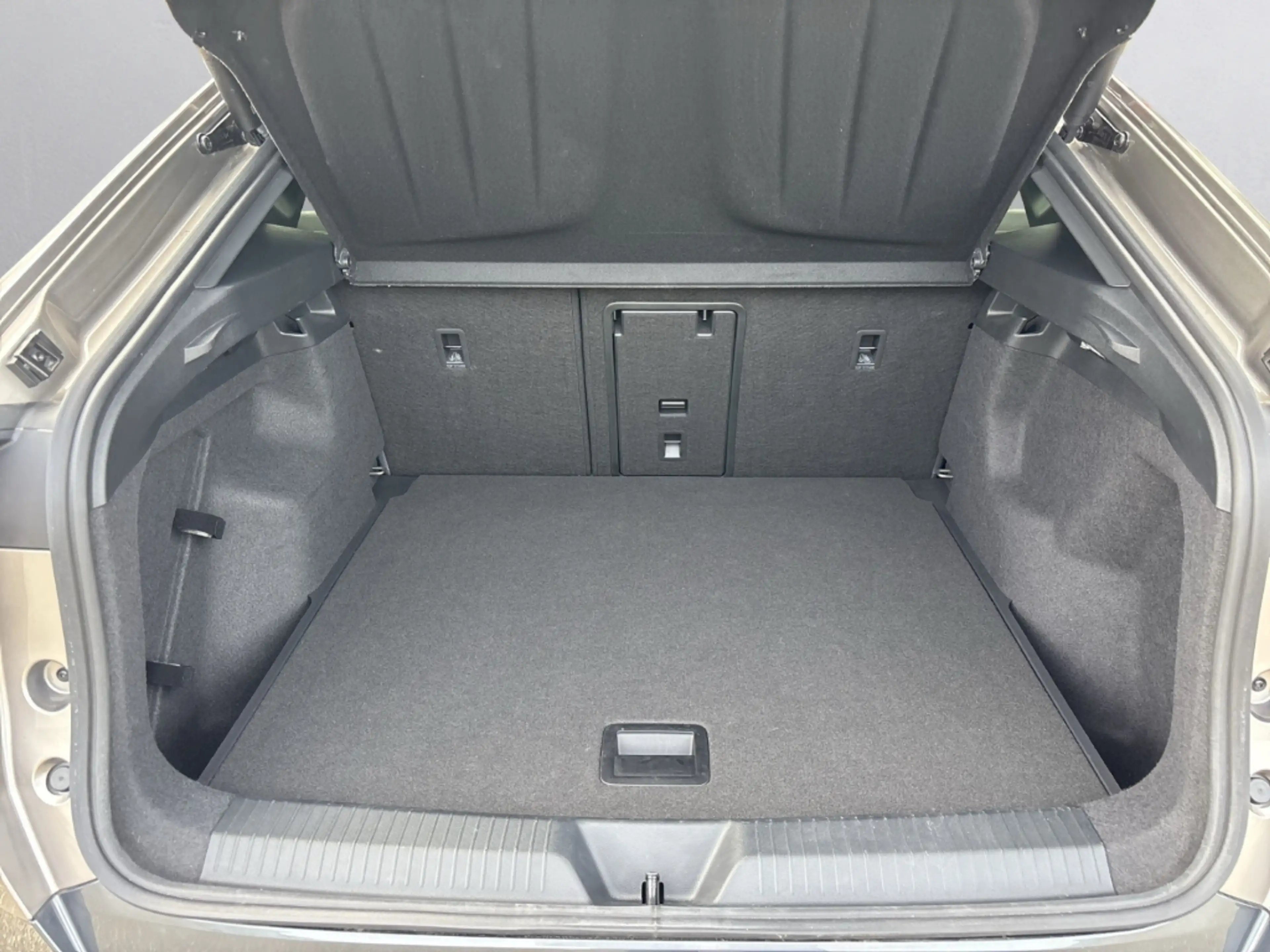 CUPRA Tavascan *250 kW 4Drive VZ+El. Panodach+Navi+Leder * — photo 10