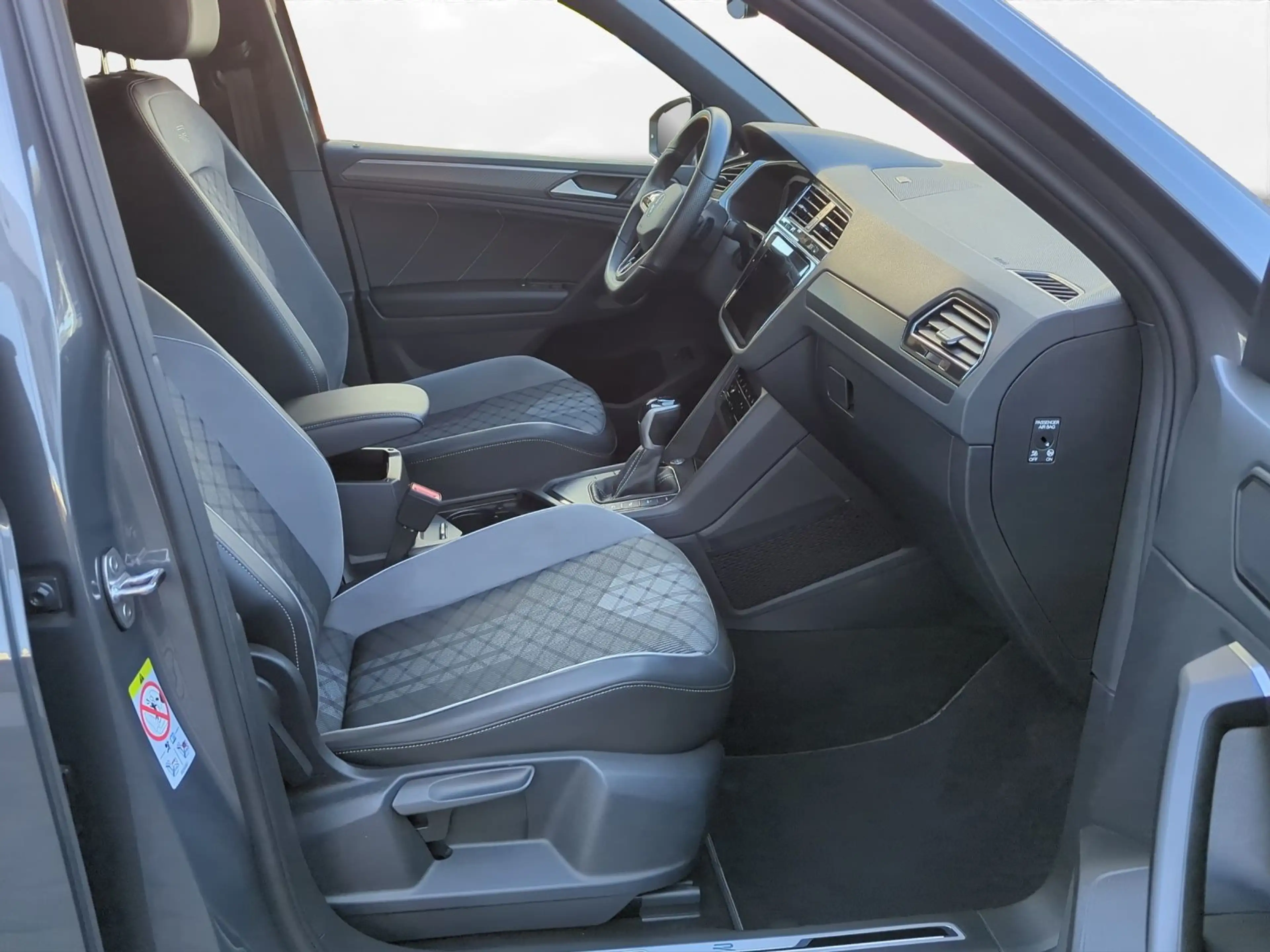 Volkswagen Tiguan 1.4 TSI eHybrid R-Line — photo 10