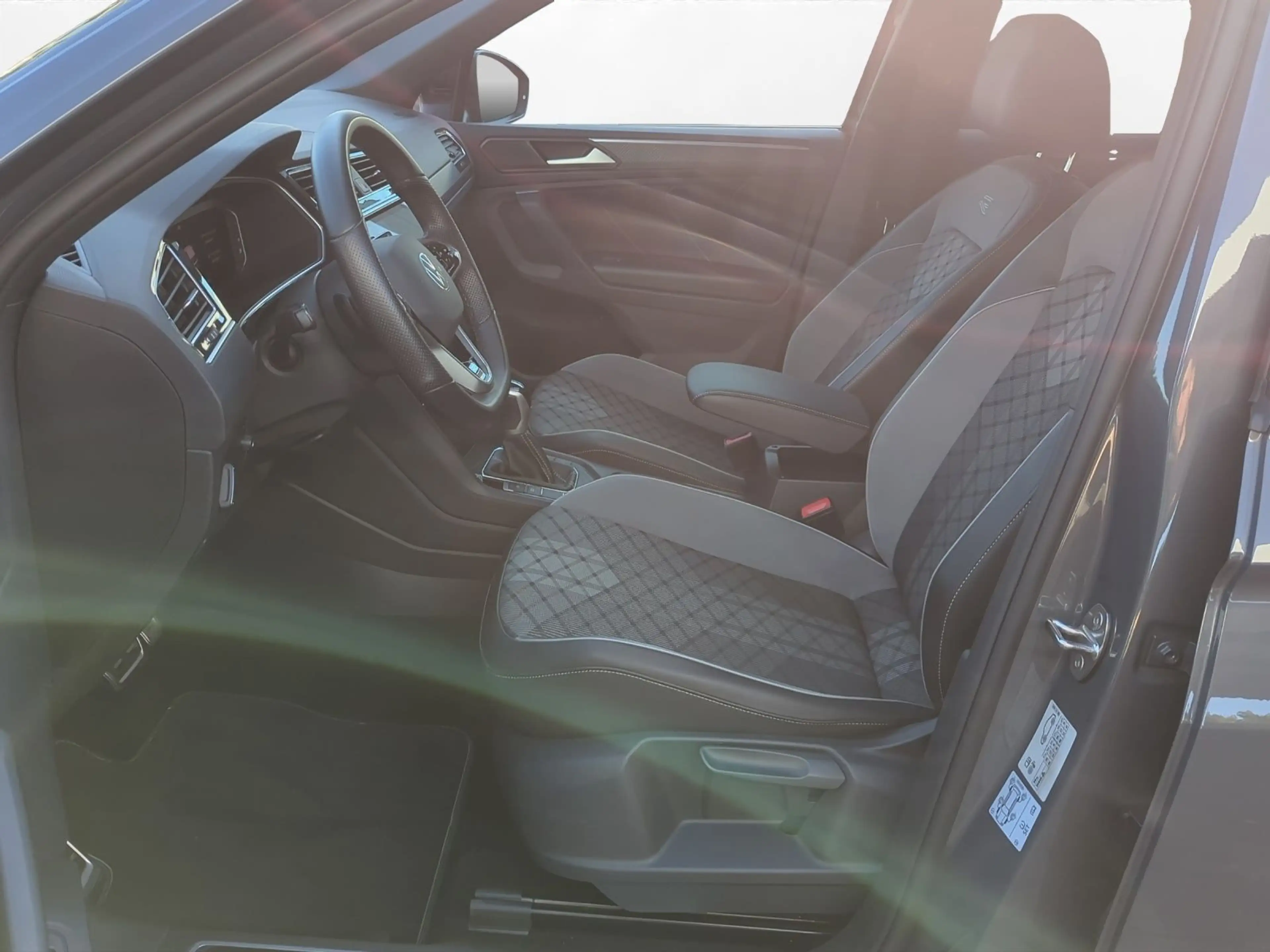 Volkswagen Tiguan 1.4 TSI eHybrid R-Line — photo 2