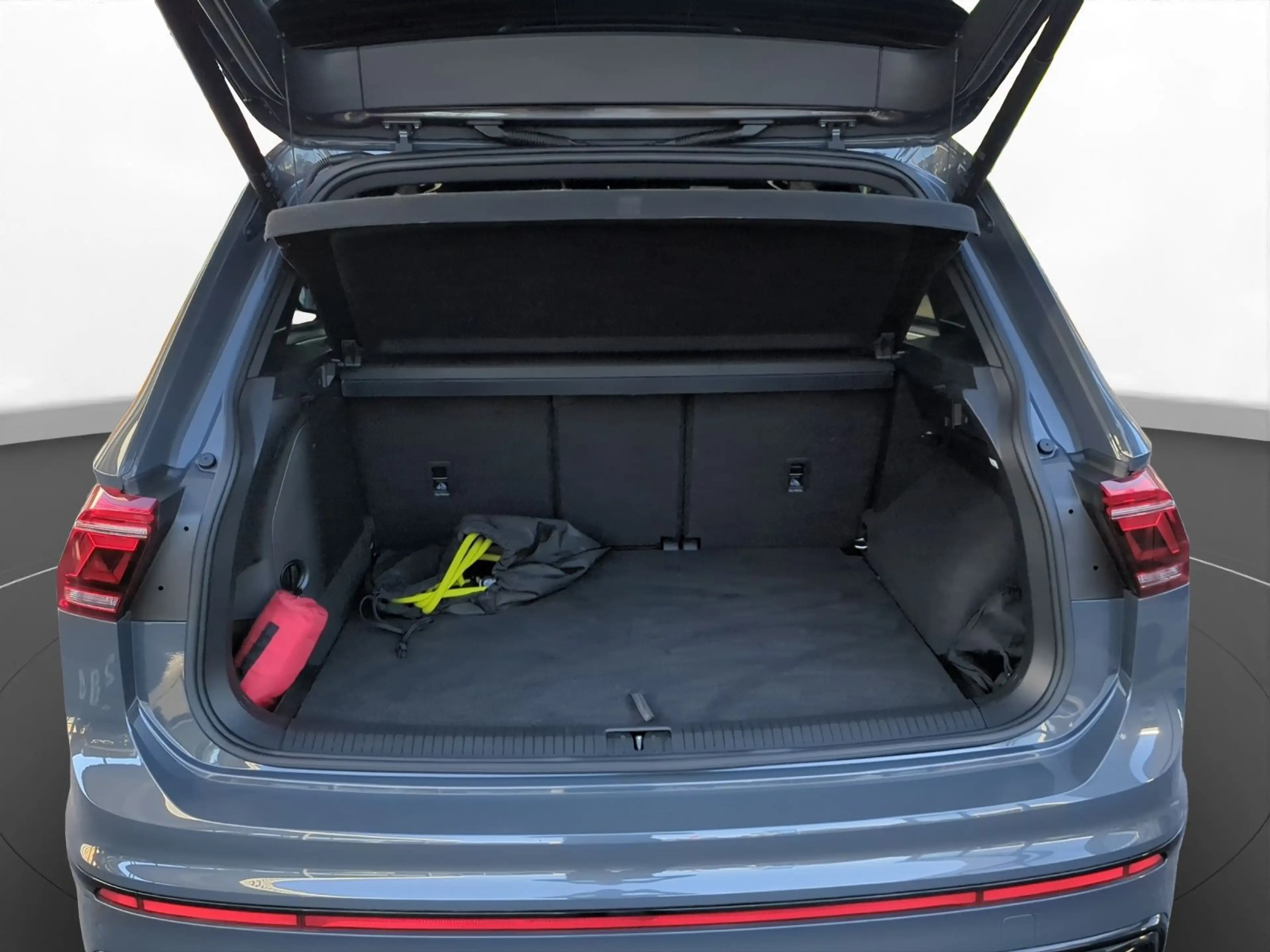 Volkswagen Tiguan 1.4 TSI eHybrid R-Line — photo 8