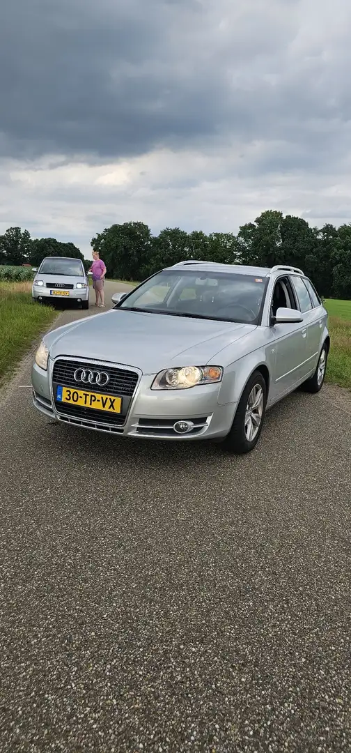 Audi A4 2.0 Pro Line Grijs - 1