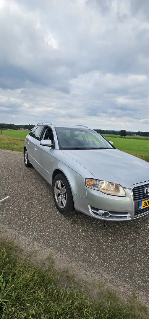 Audi A4 2.0 Pro Line Grijs - 2