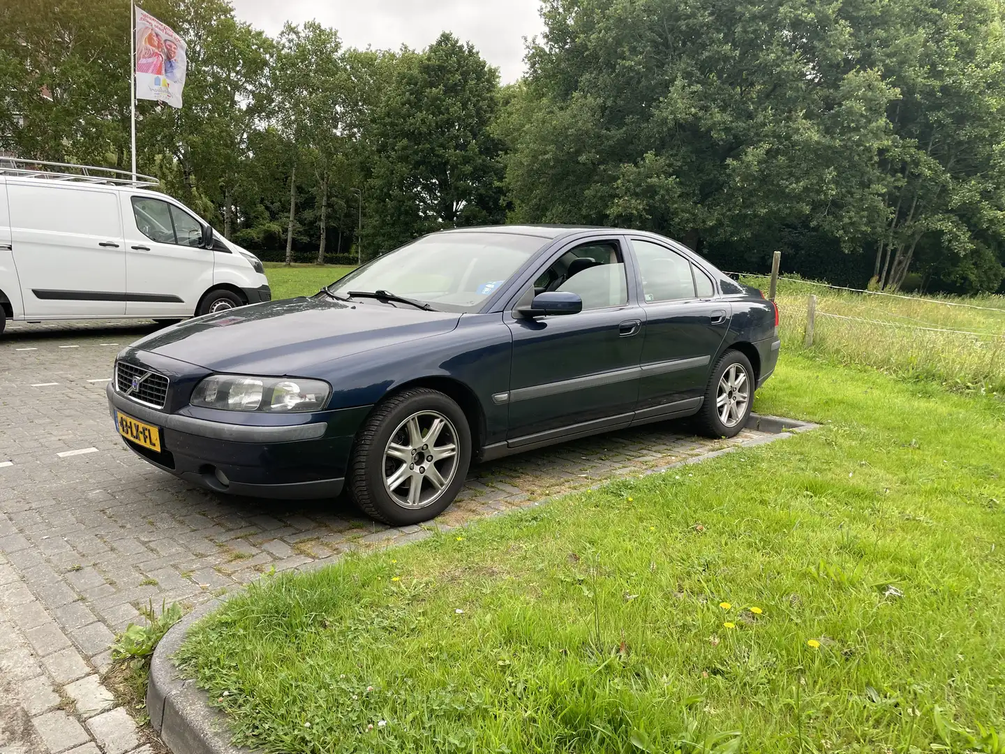 Volvo S60 2.4 Bleu - 1