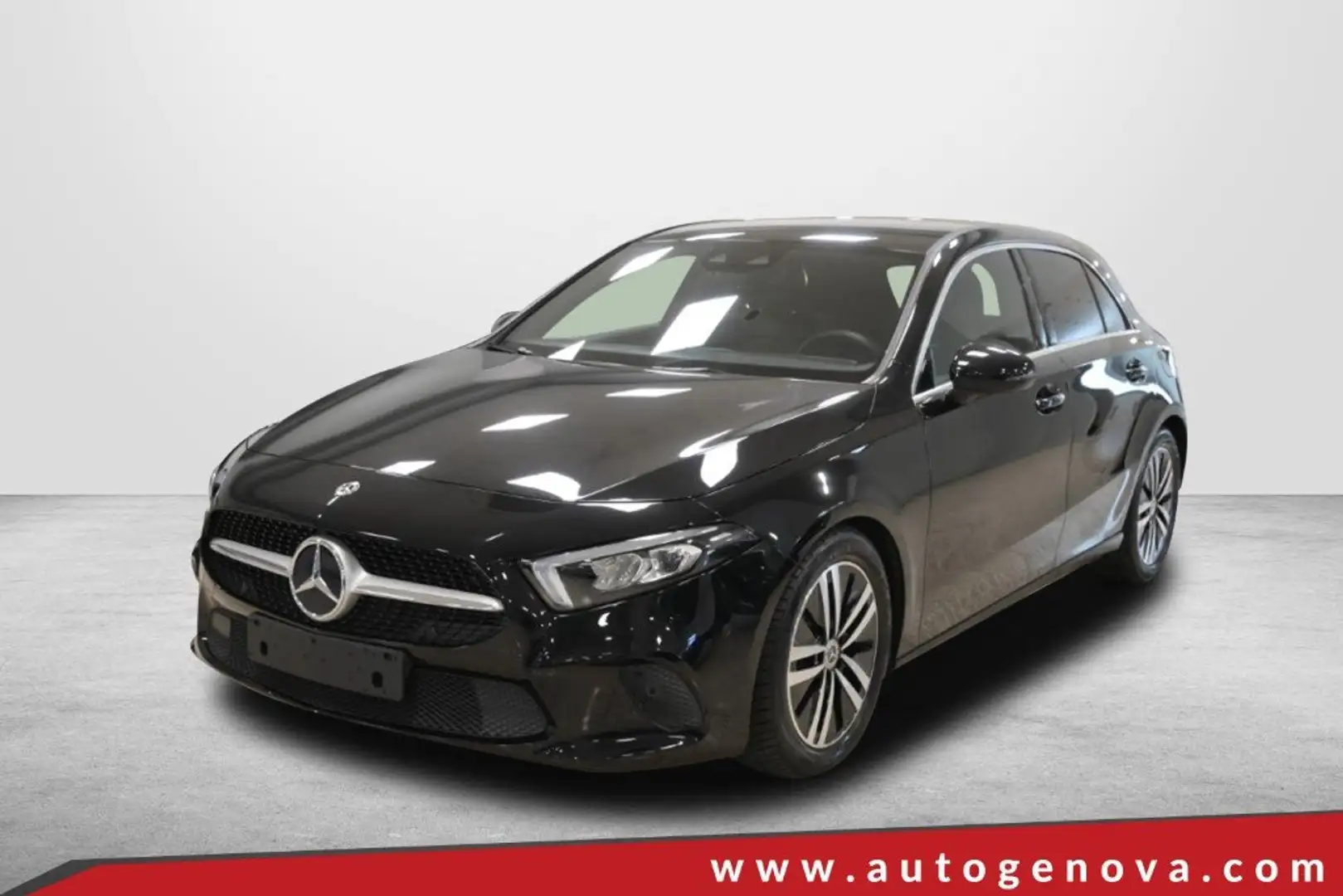 Mercedes-Benz A 180 A 180D 115CV 6M LUXURY LINE ( FARI LED - PELLE ) Nero - 1
