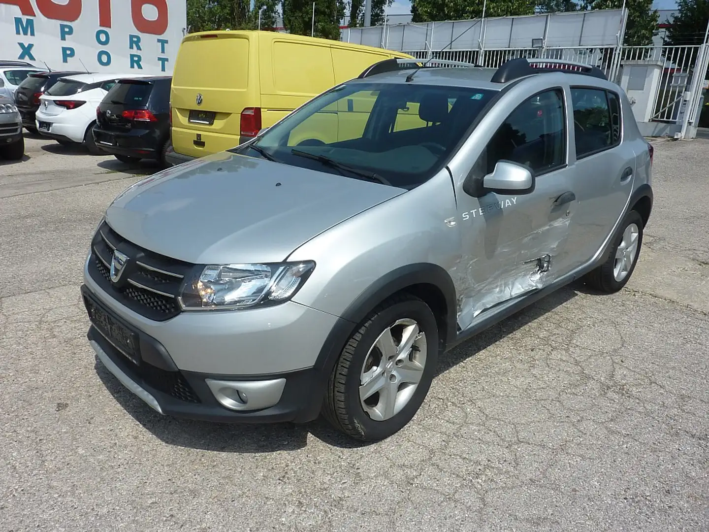 Dacia Sandero Stepway TCe 90 S&S Silber - 1