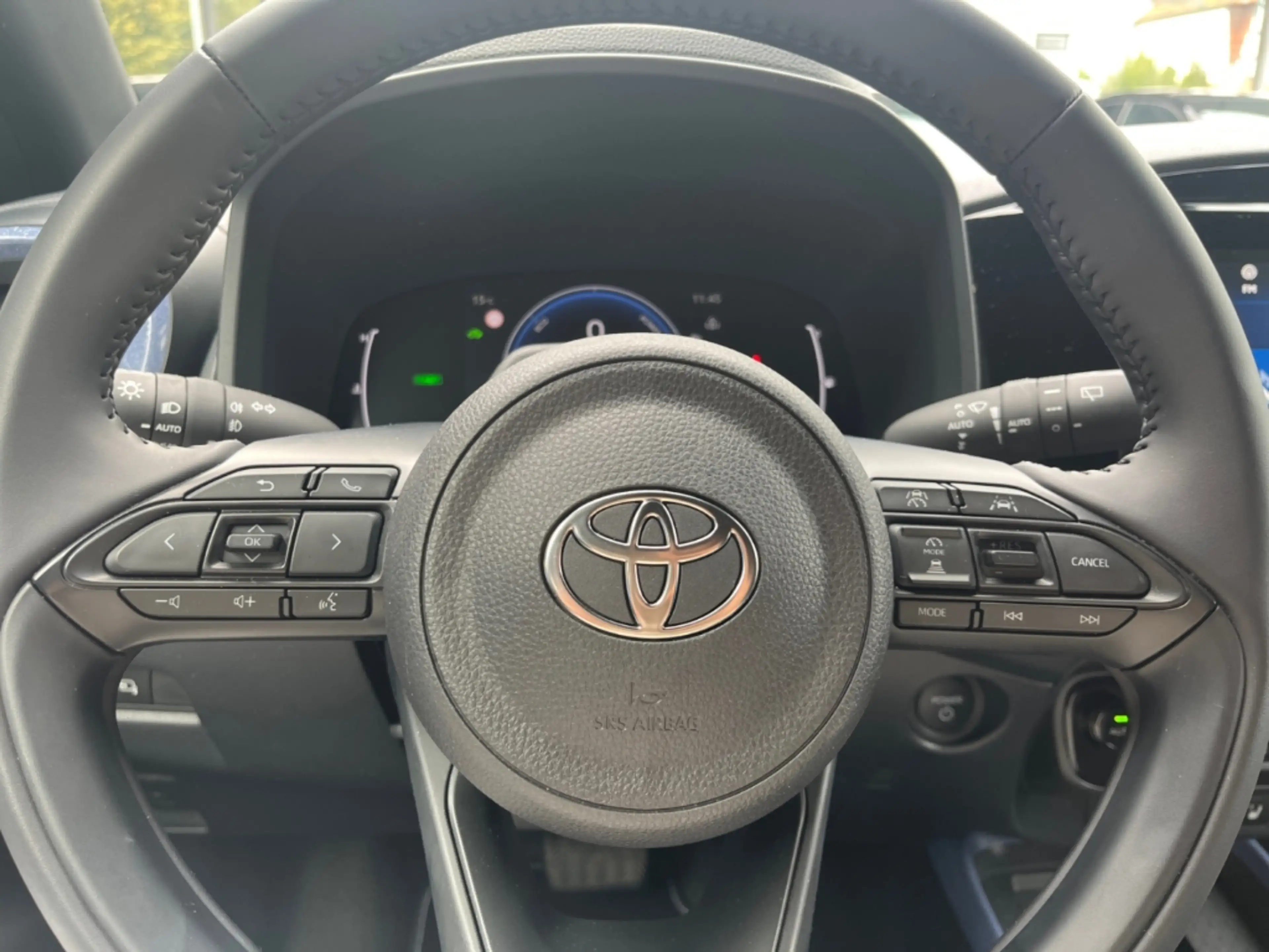 Toyota Aygo X Hybrid 1.5 Teamplayer *LED*CAM*CarPlay*SHZ* — photo 13