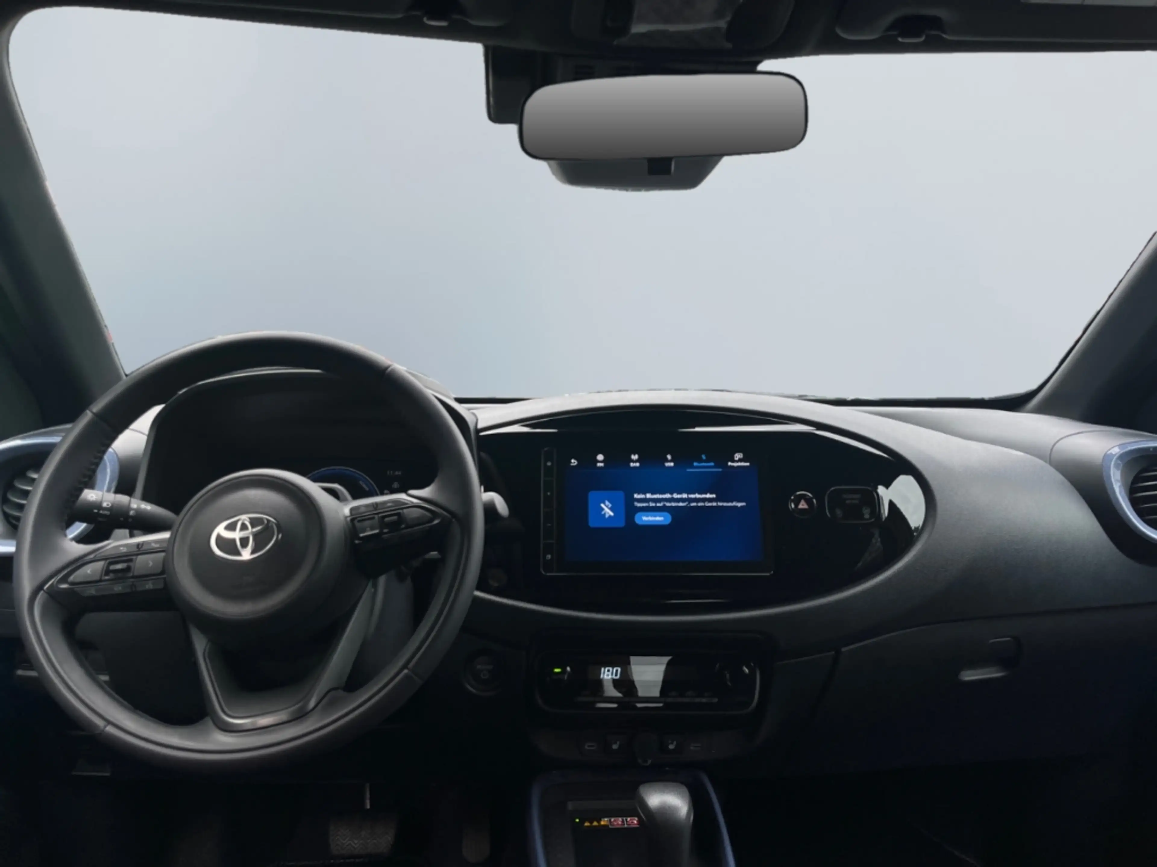 Toyota Aygo X Hybrid 1.5 Teamplayer *LED*CAM*CarPlay*SHZ* — photo 11