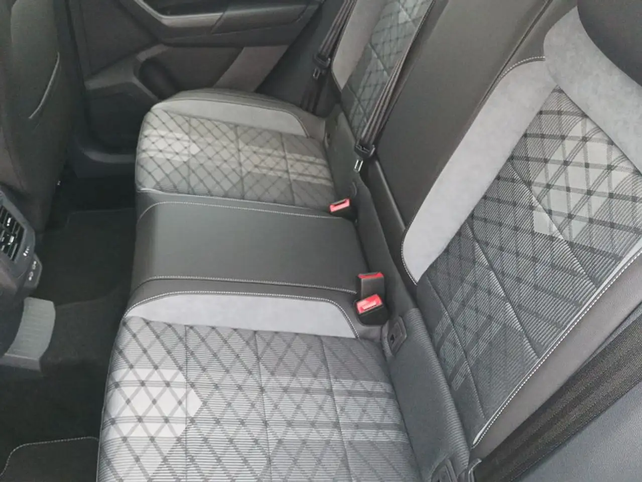 Volkswagen T-Roc R-Line 1.0 l TSI RFK LED-PLUS APP-Connect 16