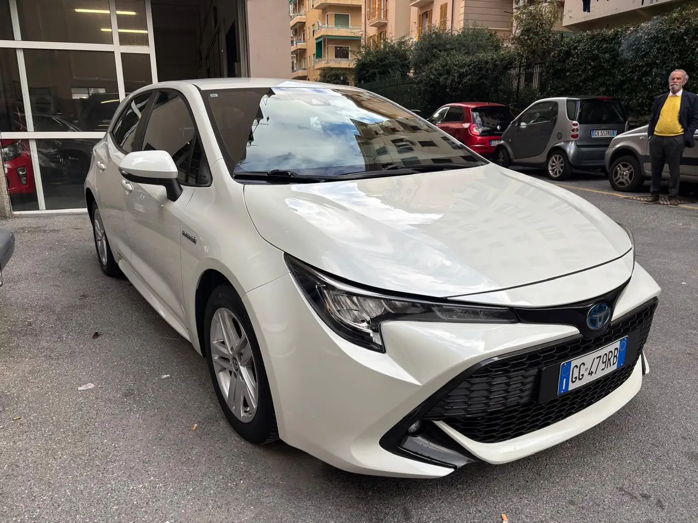 Toyota Corolla Corolla XII 2019 1.8h Active cvt Bianco - 2