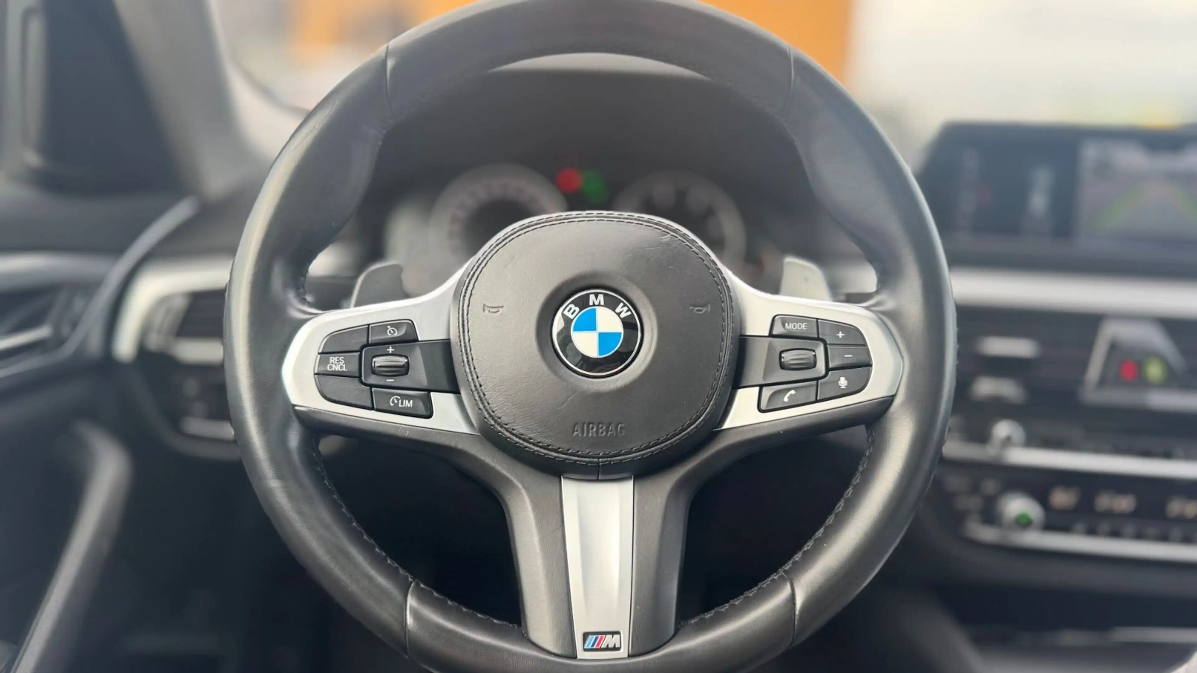 BMW 530 5 Touring *M-PAKET*LED*KAMERA*PANO*NAVI* — photo 13