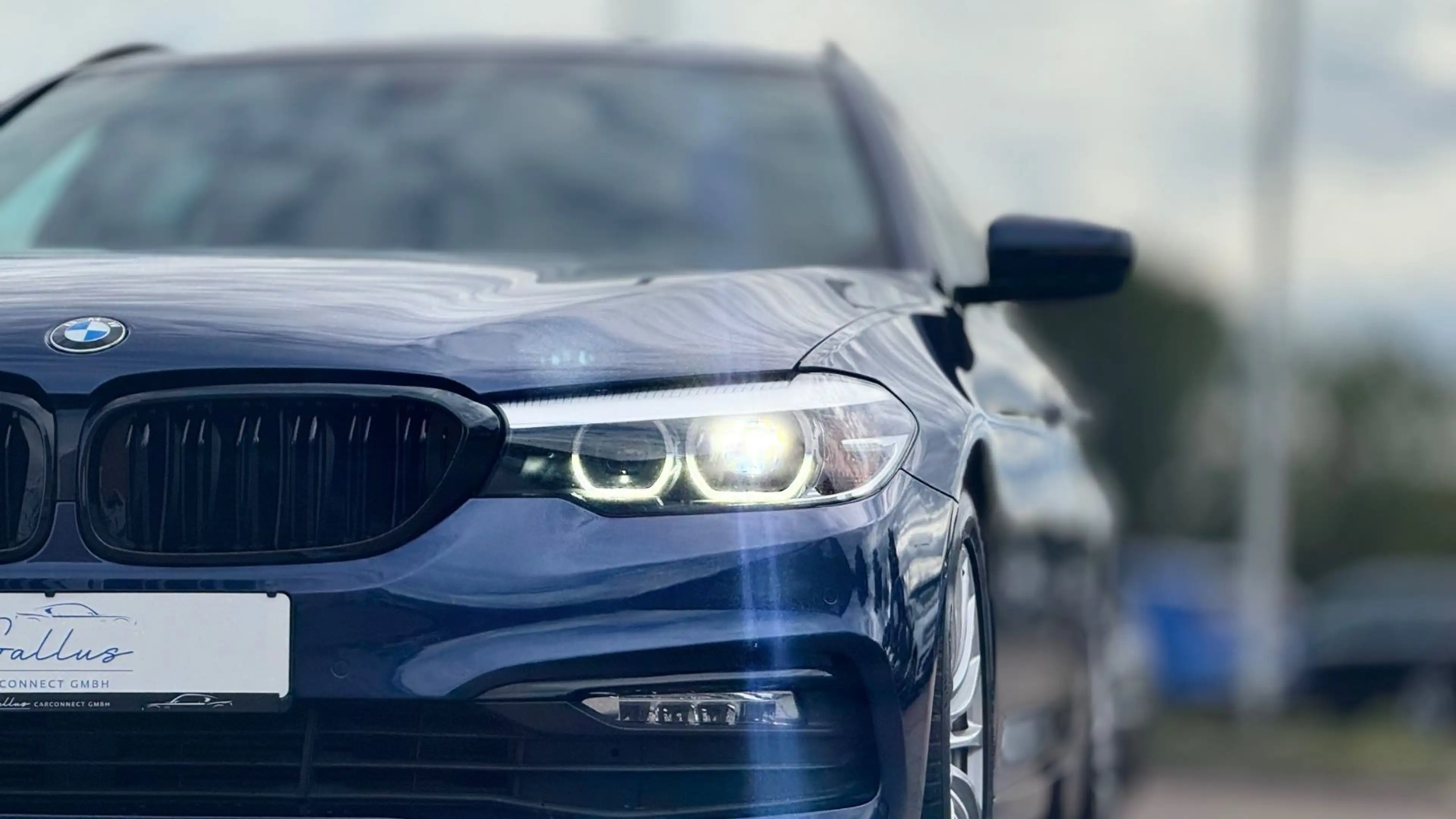 BMW 530 5 Touring *M-PAKET*LED*KAMERA*PANO*NAVI* — photo 2