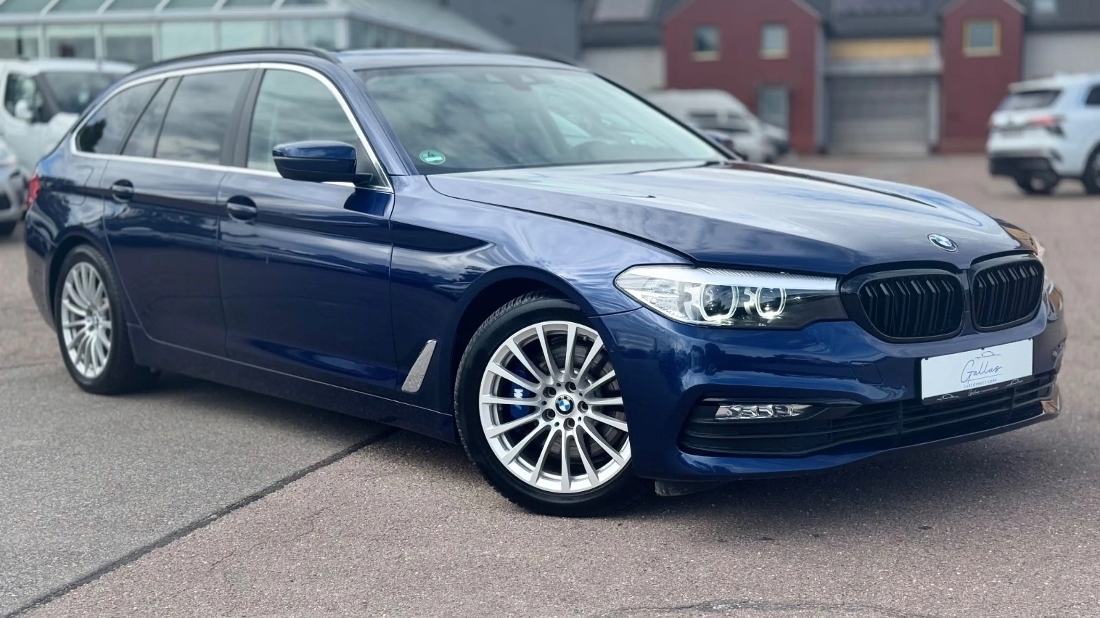 BMW 530 5 Touring *M-PAKET*LED*KAMERA*PANO*NAVI* — photo 3