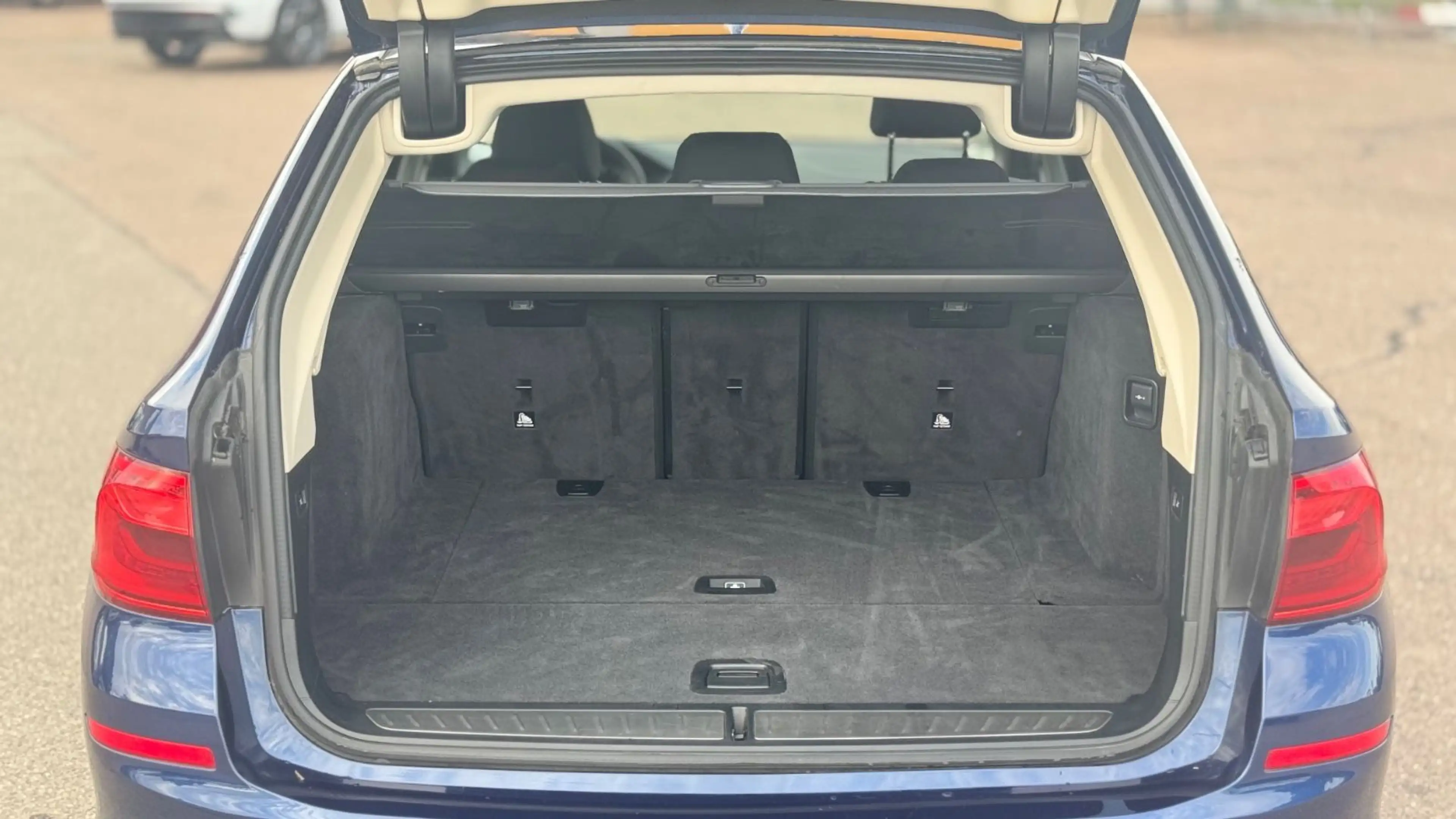 BMW 530 5 Touring *M-PAKET*LED*KAMERA*PANO*NAVI* — photo 8